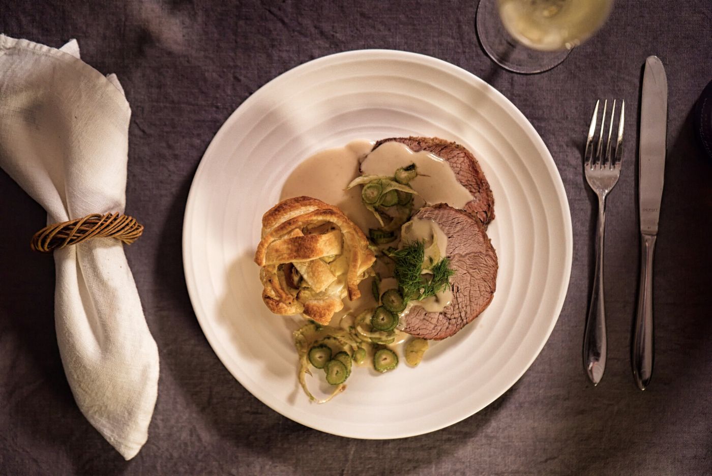 Steinpilz-Tartelettes mit gerolltem Kalbsbraten und Fenchel
