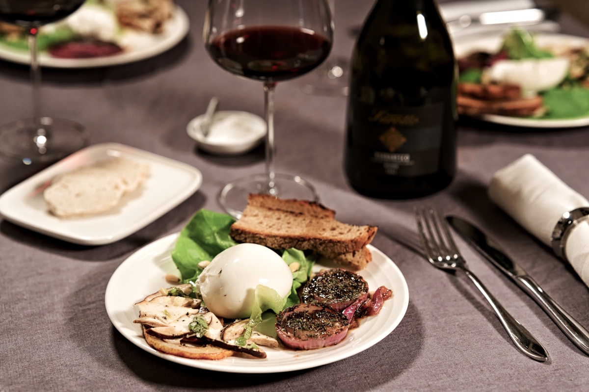 Burrata mit Steinpilzen und Birnen